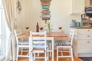Casa de campo | Cozinha privada | Micro-ondas, cooktop, lava-louças, chaleira elétrica