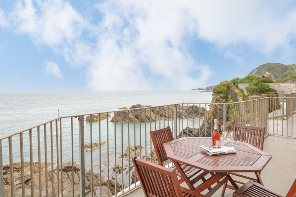 Terrace/patio - Oceans Side (Ilfracombe)