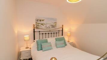 2 bedrooms, individually decorated, individually furnished, free WiFi