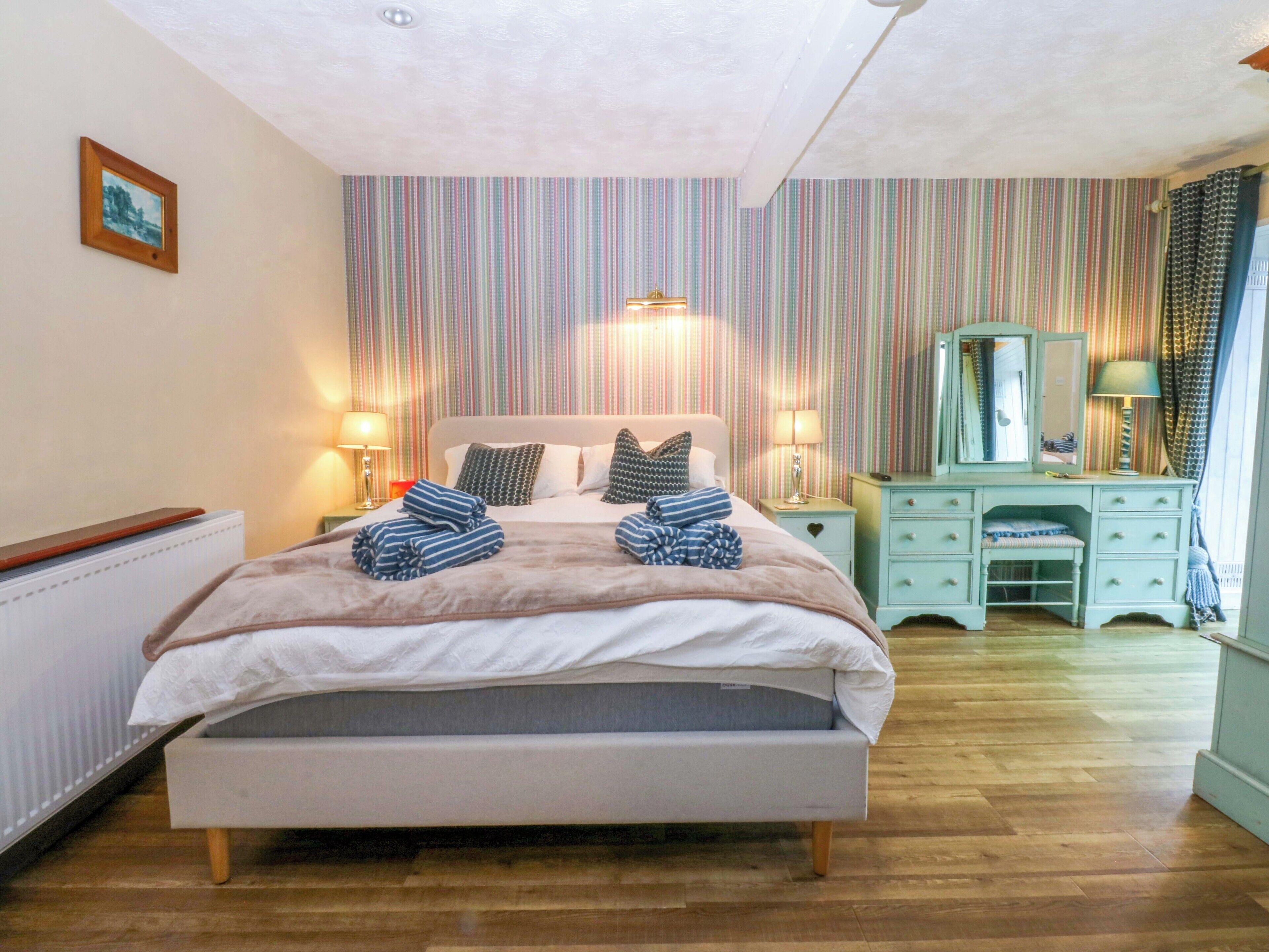 1 غرفة نوم وبديكورات فريدة لكل غرفة وطراز فريد لكل وحدة وواي فاي مجانًا