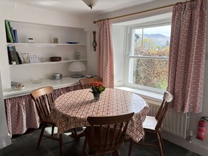 Cottage | Dining