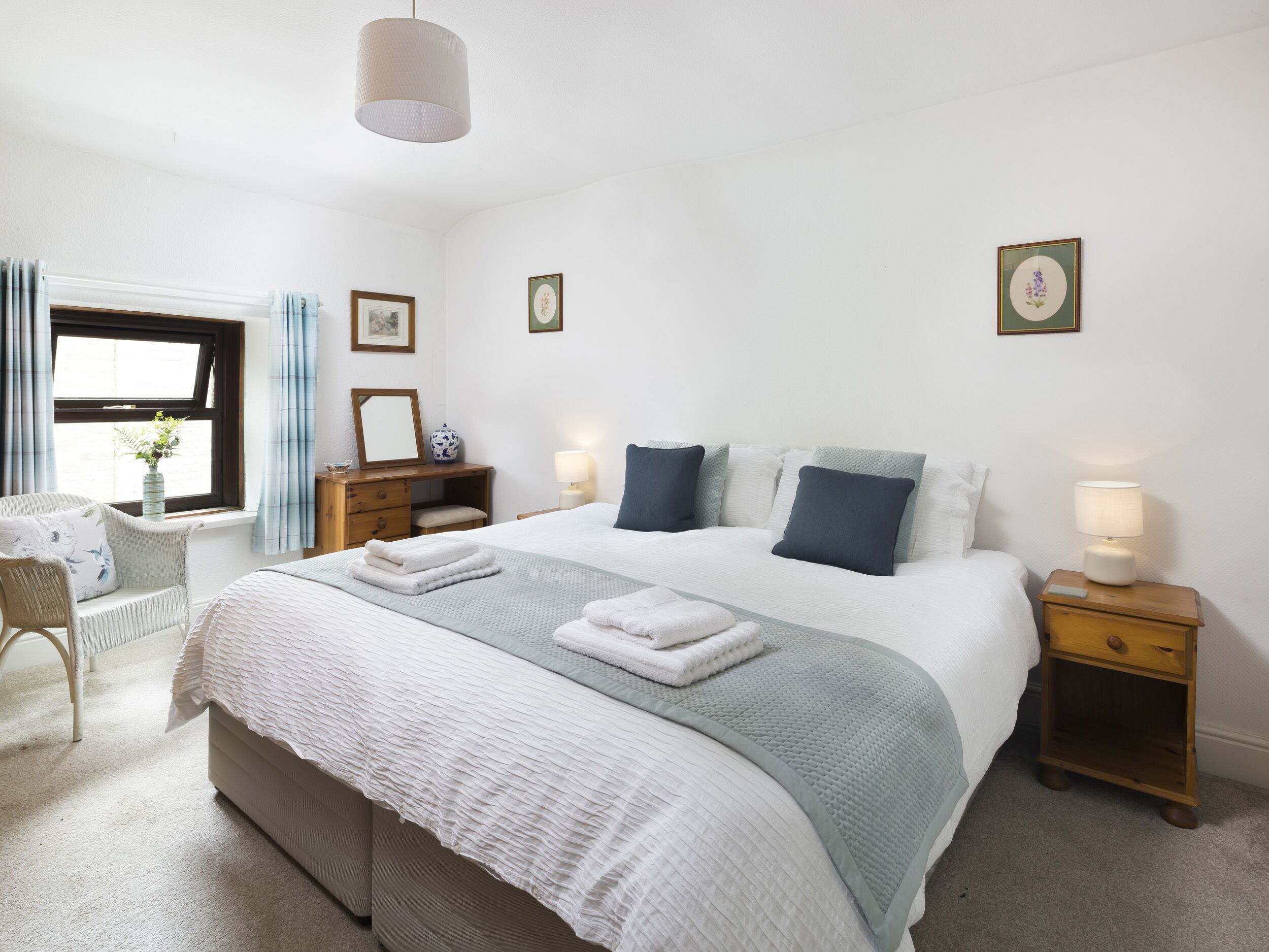 Casa rural | 3 dormitoris, decoració individual i mobiliari individual 