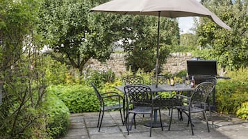 Cottage | Outdoor dining