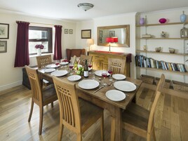 Microondas, placa de cocina, lavavajillas, tetera/pava eléctrica