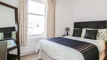 Cottage | 2 bedrooms, individually decorated, individually furnished, free WiFi