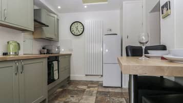 Microwave, stovetop, electric kettle, toaster