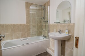 Cottage | Interior - Derwentwater Apartment (Keswick)