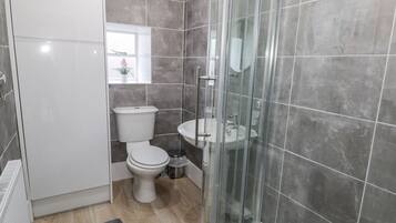 Cottage | Bathroom | Shower