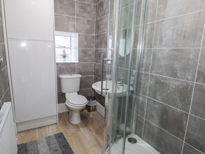 Cottage | Bathroom | Shower - Mrs Puddleducks (Windermere)
