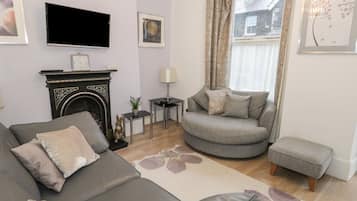 Cottage | Interior