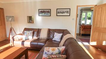 Cottage | Living area