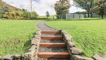 Cottage | Property grounds