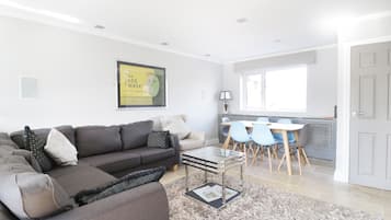 Cottage | Living room | TV
