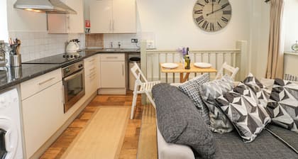 In & Out Cottage