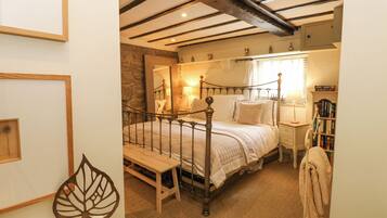 1 bedroom, individually decorated, individually furnished, free WiFi