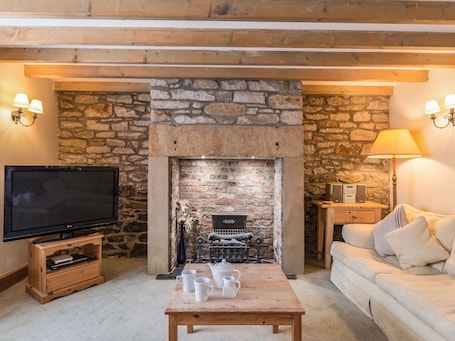 Cottage | Living room | TV