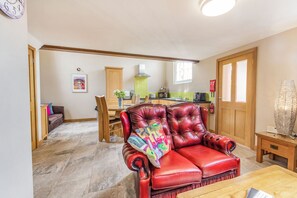 Cottage | Interior - The Old Chapel (Hull)