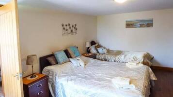 Cottage | 1 bedroom, individually decorated, individually furnished