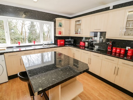 Cottage | Interior