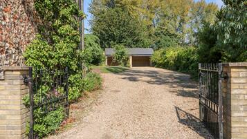 Cottage | Bahagian dalam