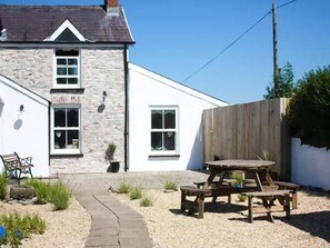 Property grounds - The Den (Carmarthen)