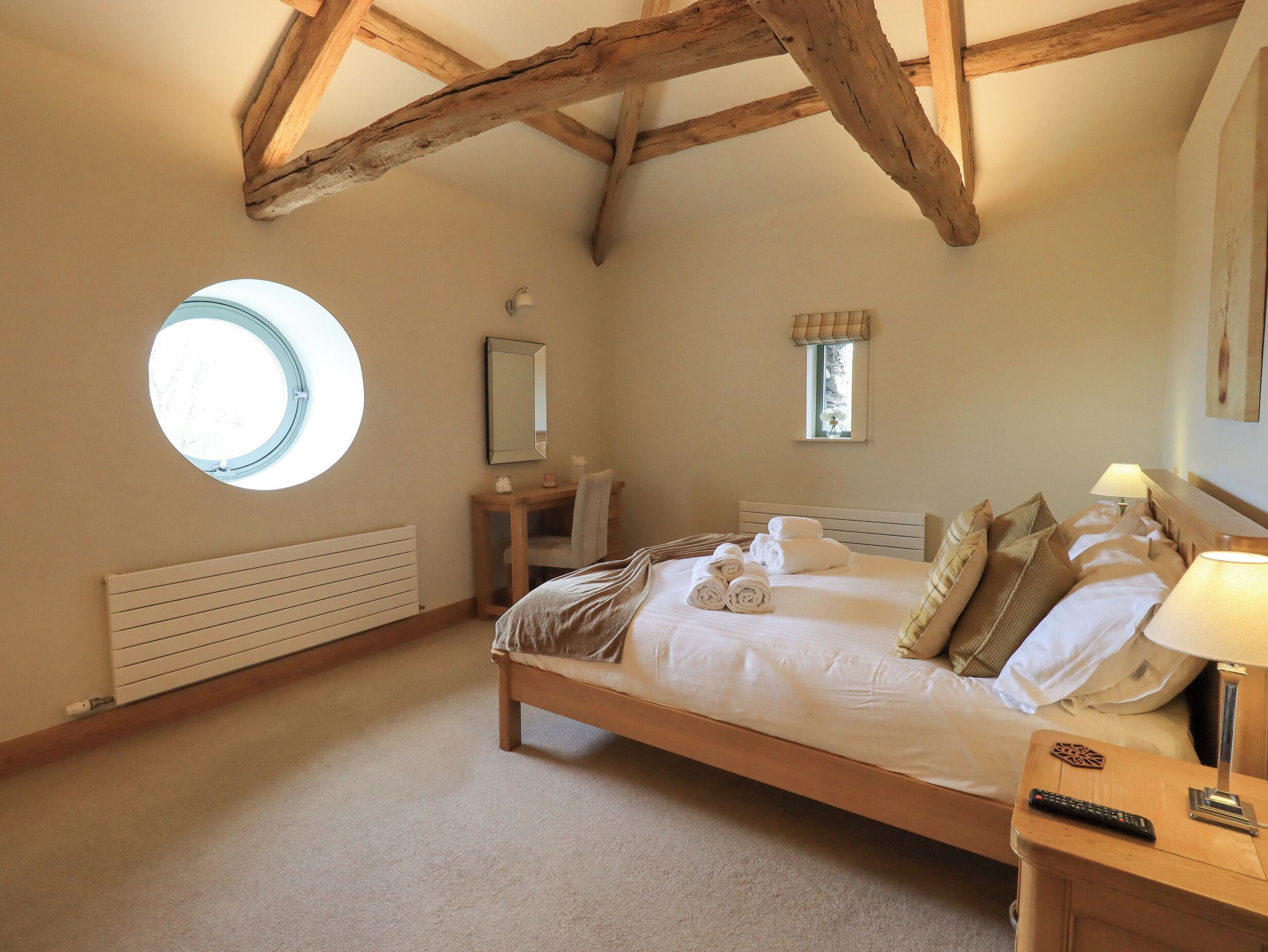 2 bedrooms, individually decorated, individually furnished, free WiFi