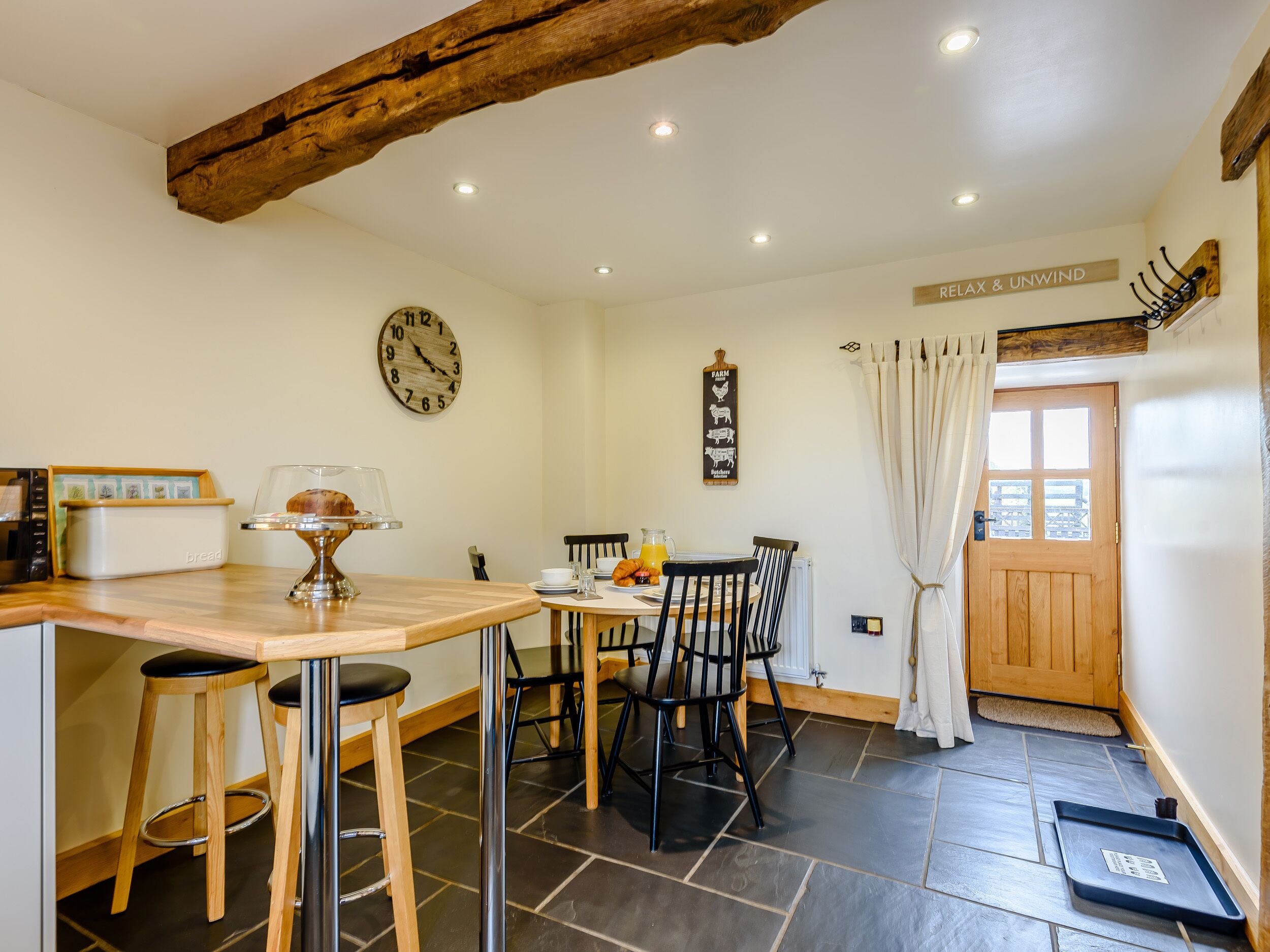 Cottage | Interior