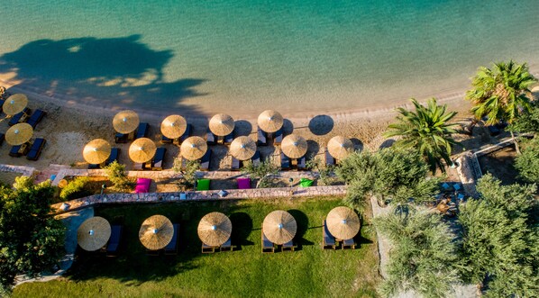 Plage privée, sable blanc, bar de plage