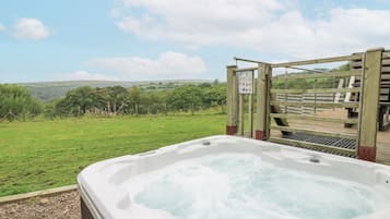 Cottage | Bồn tắm spa ngoài trời