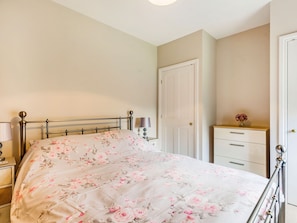 Cottage | 1 bedroom, individually decorated, individually furnished, free WiFi