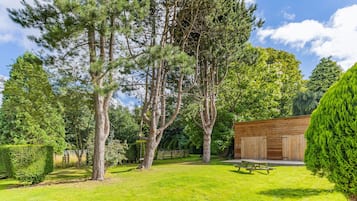 Cottage | Property grounds