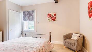 1 bedroom, individually decorated, individually furnished, free WiFi