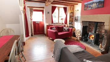 Cottage | Living room | TV