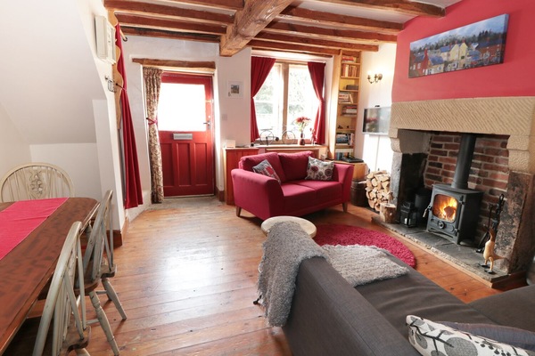Cottage | Living room | TV