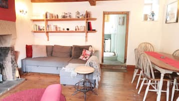 Cottage | Interior