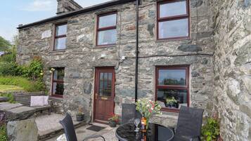 Cottage | Outdoor dining
