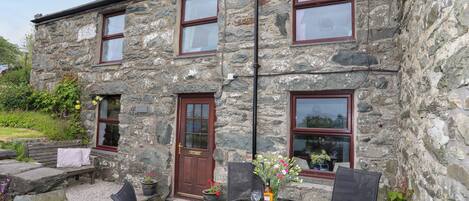 Cottage | Outdoor dining