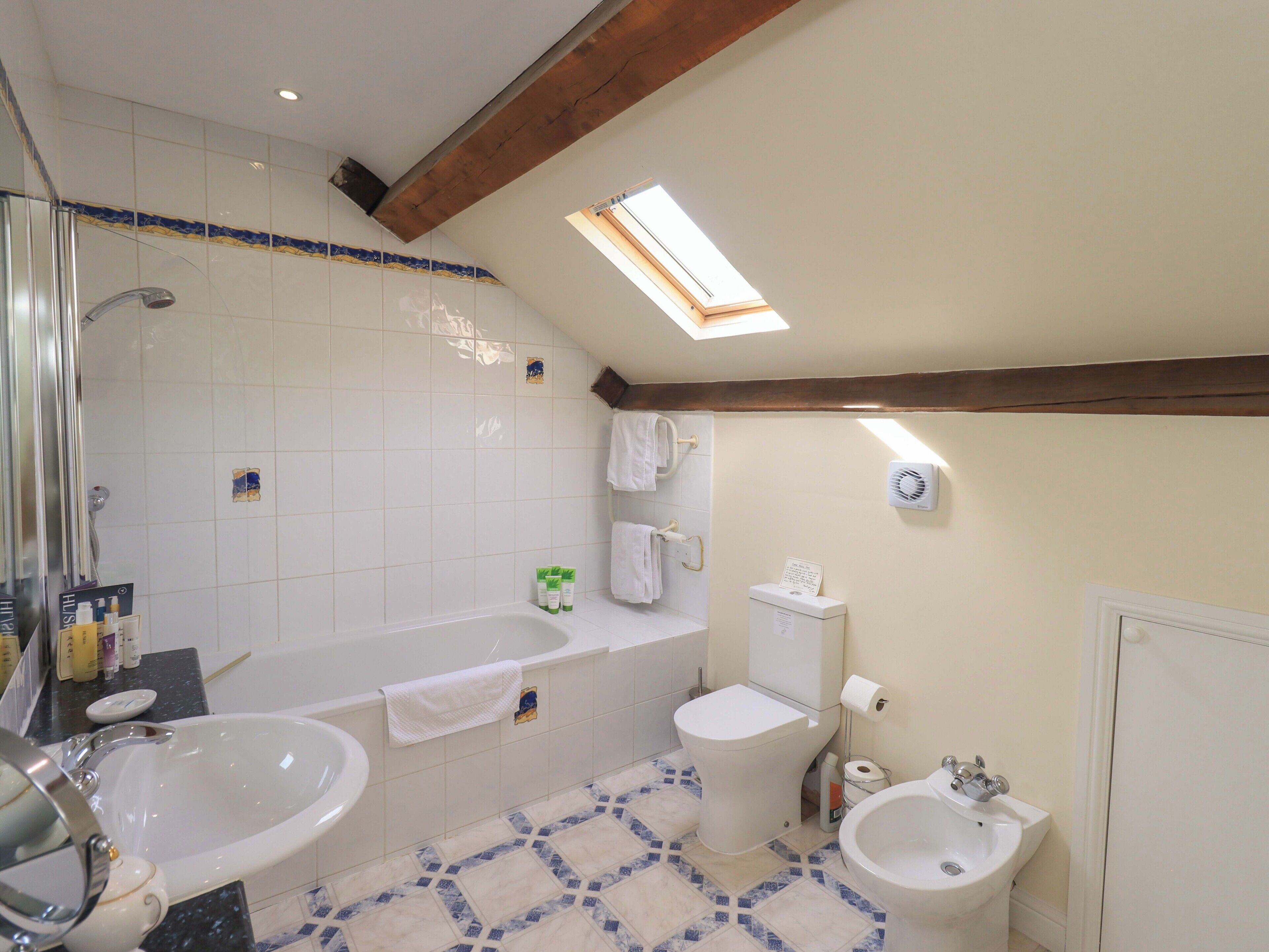 Cottage | Bathroom | Shower