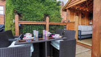 Cottage | Outdoor dining