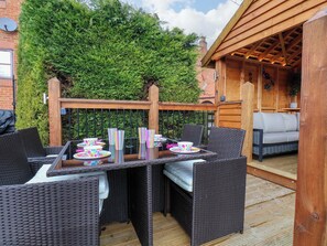 Cottage | Outdoor dining - Eskview Cottage (Whitby)
