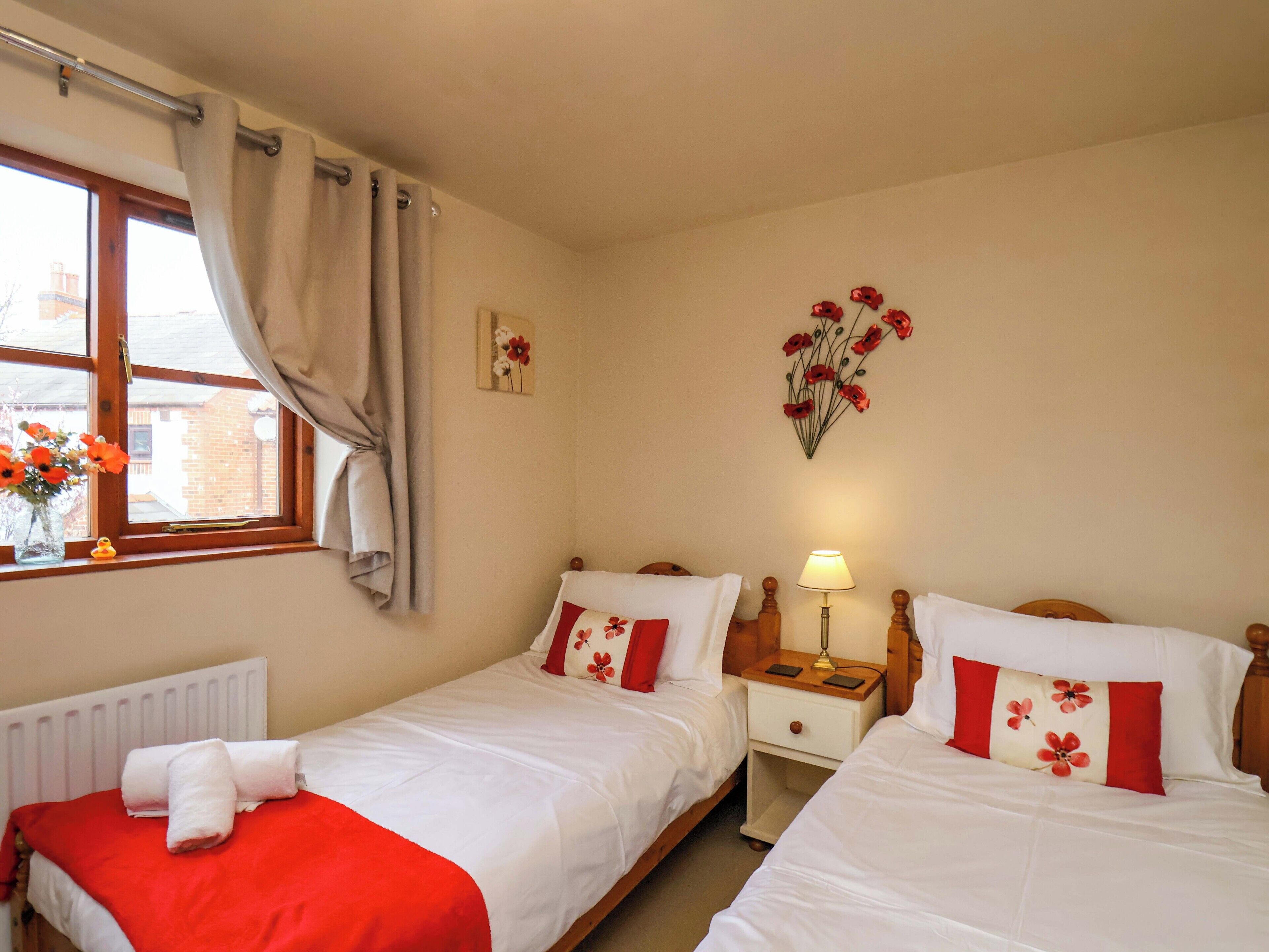 Cottage | 2 bedrooms, individually decorated, individually furnished, free WiFi