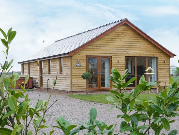 Cottage | Front of property - Woodman's Lodge (Nantwich)