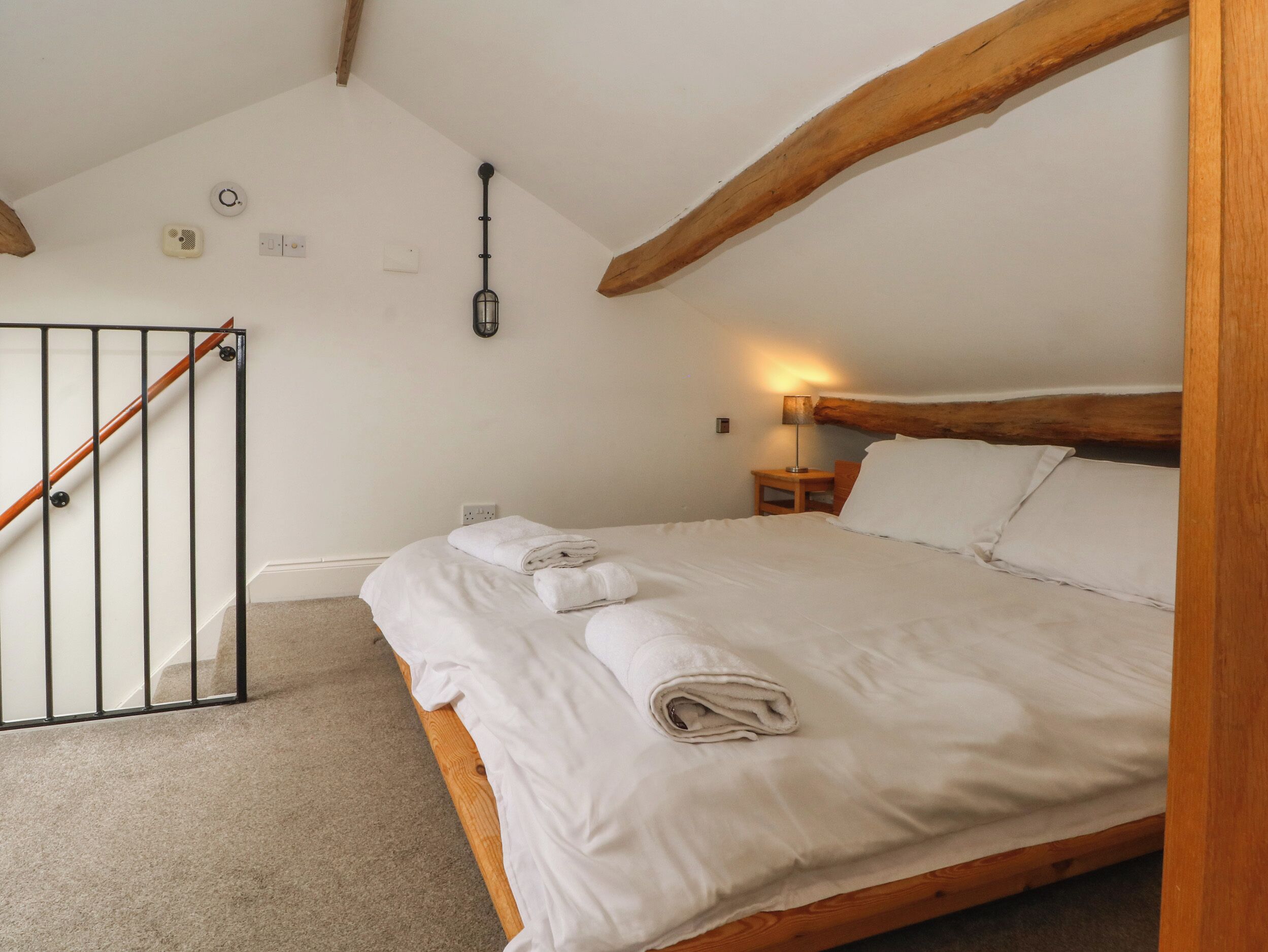 4 bedrooms, individually decorated, individually furnished, free WiFi