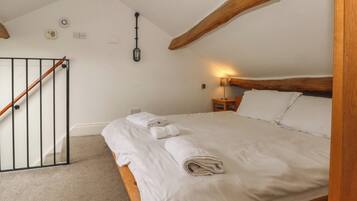 4 bedrooms, individually decorated, individually furnished, free WiFi
