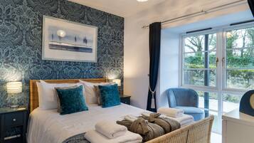 Cottage | 3 bedrooms, individually decorated, individually furnished, free WiFi