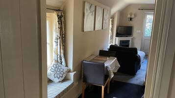 Cottage | Living area | TV