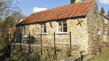 Cottage | Front of property