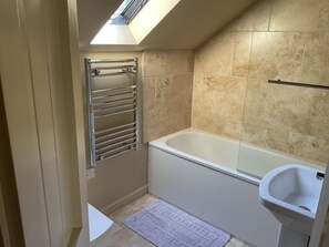 Cottage | Bathroom