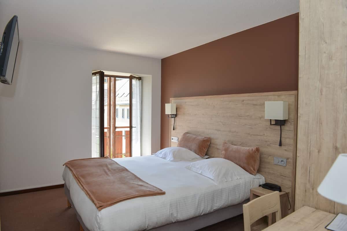 Standard-Doppelzimmer | Individuell dekoriert, individuell eingerichtet, Schreibtisch