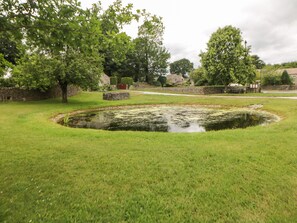 Cottage | Property grounds - Sycamore Cottage (Hope Valley)